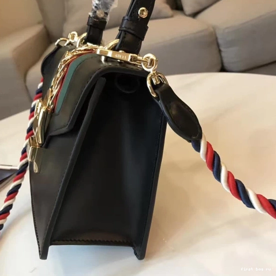 First bag ru Gucci Sylvie 0805